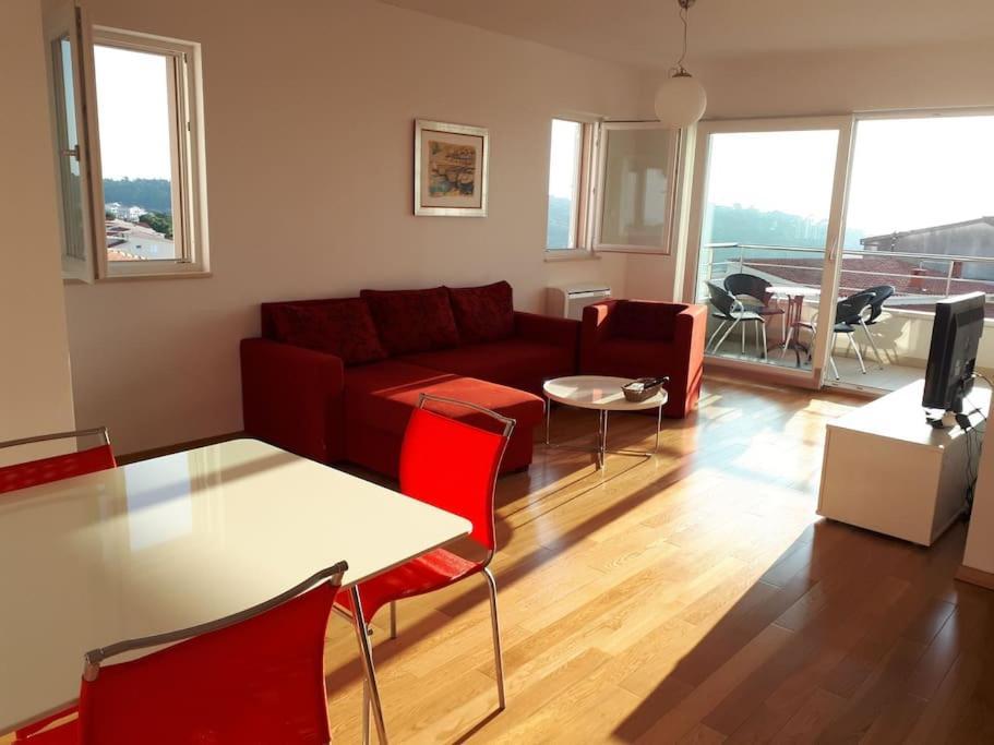 Apartment Lucija - Cozy Flat In The City Center With A Sea View & Parking 马卡尔斯卡 外观 照片